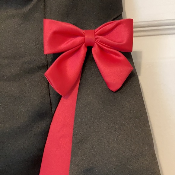 Black and Hot Pink Formal Strapless Dress - Picture 3 of 9